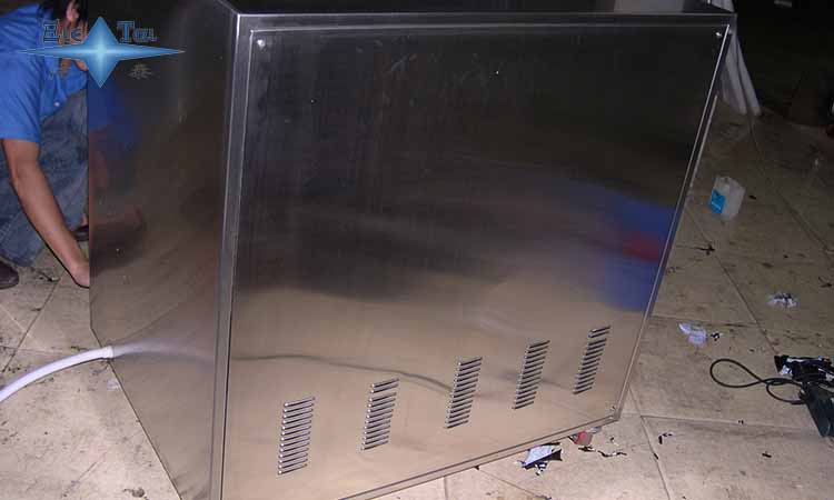 超聲波清洗機(jī)對于鋰電池轉(zhuǎn)接頭上的清洗 超聲波清洗機(jī)對于鋰電池轉(zhuǎn)接頭上的清洗