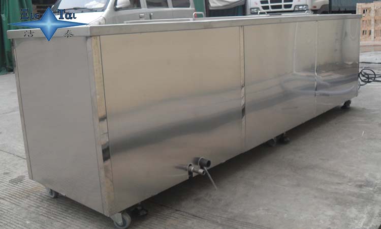 超聲波清洗設備如何發(fā)揮清洗作用？其三大優(yōu)勢是啥？