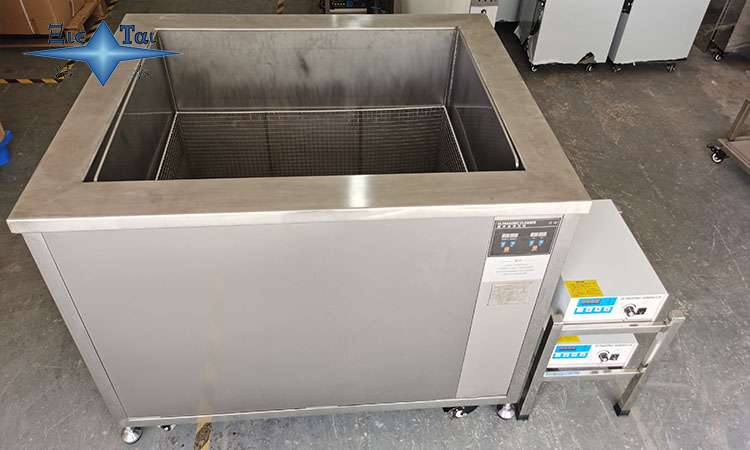 超聲波清洗機：清潔金屬冷藏設(shè)備，保持食品衛(wèi)生和品質(zhì)