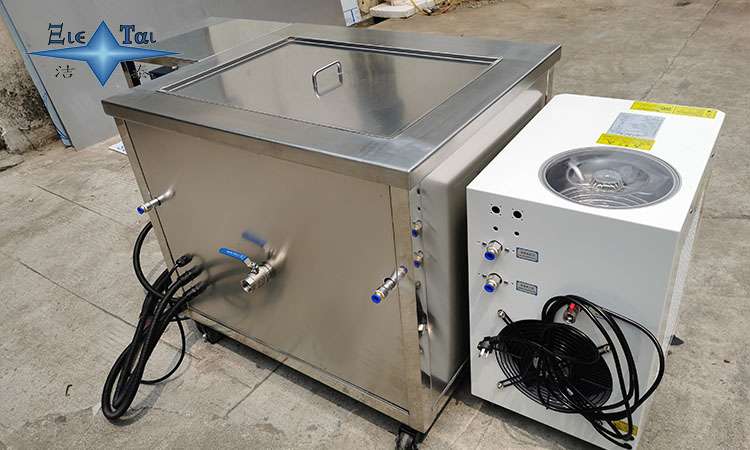 超聲波清洗設(shè)備:玻璃器皿清潔度提升的高效解決方案 超聲波清洗設(shè)備:玻璃器皿清潔度提升的高效解決方案