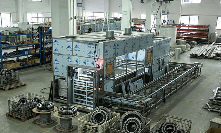 超聲波清洗機(jī)：電池片清洗不再“步步驚心”